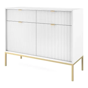 Design commode NOVA – Kleur: Wit, Geriffelde voorkant, 2 deuren, 2 laden, 83x104x39cm, Gouden metalen poten, veelzijdig meubel Design commode NOVA – Kleur: Wit, Geriffelde voorkant, 2 deuren, 2 laden, 83x104x39cm, Gouden metalen poten, veelzijdig meubel