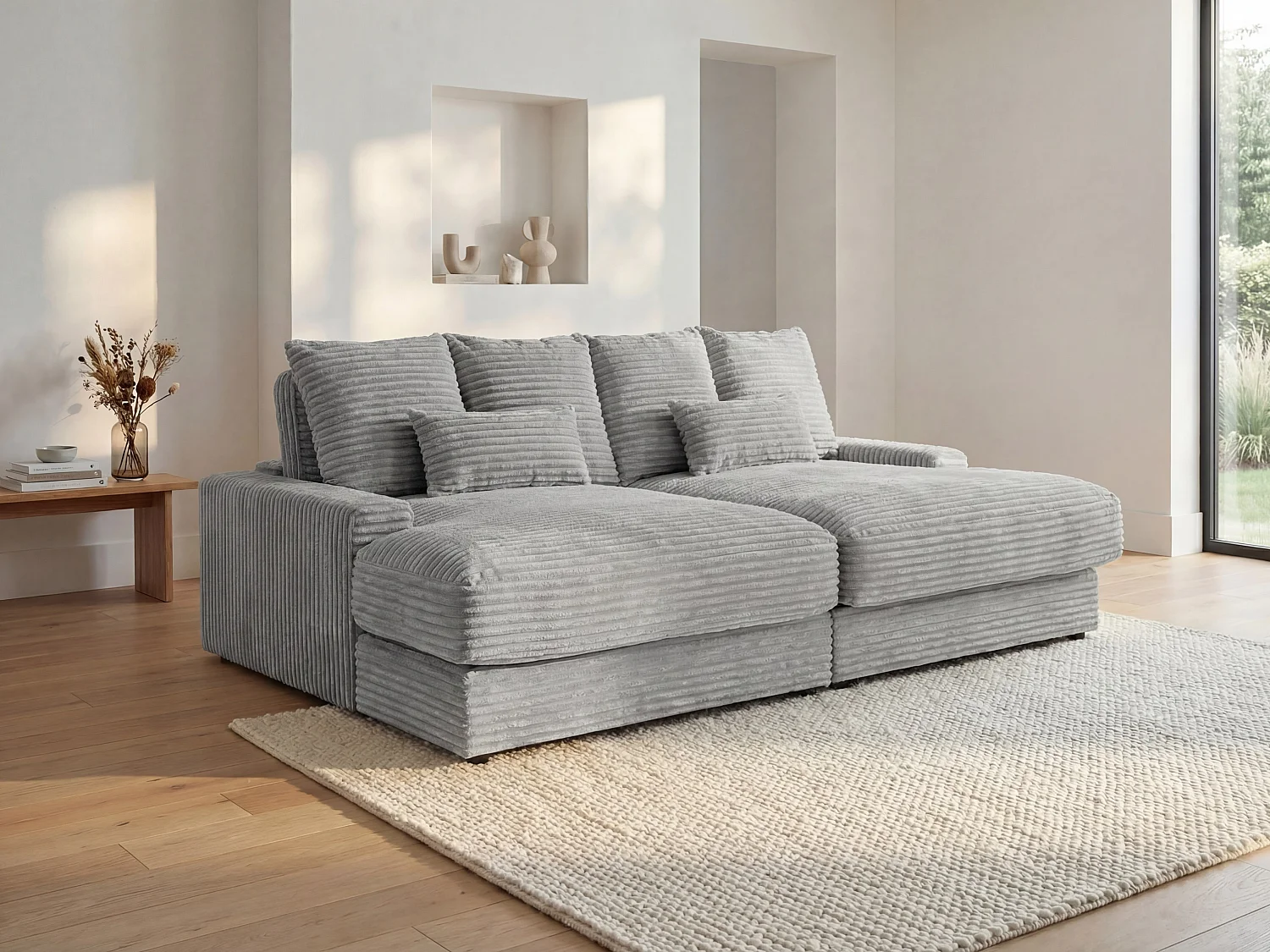 Comfortabele driezitsbank met diepe zitting van grijs ribfluweel met brede ribbels CALAZO