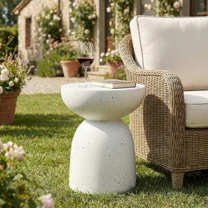 Design Tuin Bijzettafel van MgO – Outdoor Bijzettafel in Zandlopervorm met Witte Terrazzo Look – Wit Design Tuin Bijzettafel van MgO – Outdoor Bijzettafel in Zandlopervorm met Witte Terrazzo Look – Wit