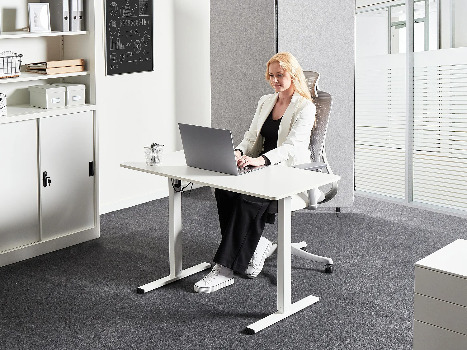 Bureau elektrisch verstelbaar wit 120 x 60 cm TAVARES