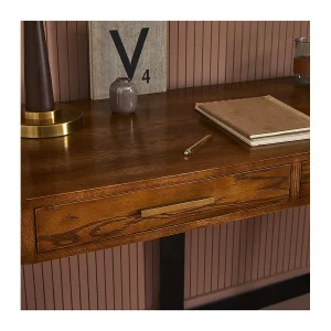 Bureau van metaal en massief eikenhout Bureau van metaal en massief eikenhout