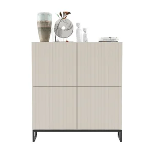Commode met 4 deuren – Corpus kasjmier mat, geribbelde fronten kasjmier mat – 112 cm, zwart metalen frame Commode met 4 deuren – Corpus kasjmier mat, geribbelde fronten kasjmier mat – 112 cm, zwart metalen frame