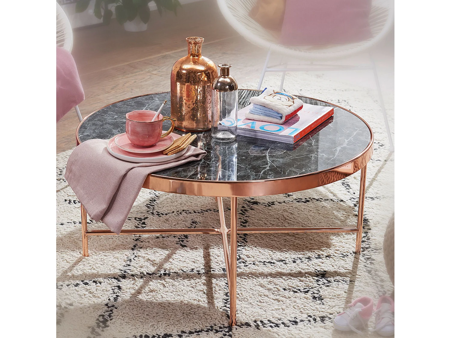 design salontafel zwart - rond Ø82,5 cm met koperen metalen frame | Grote woonkamer tafel Lounge tafel