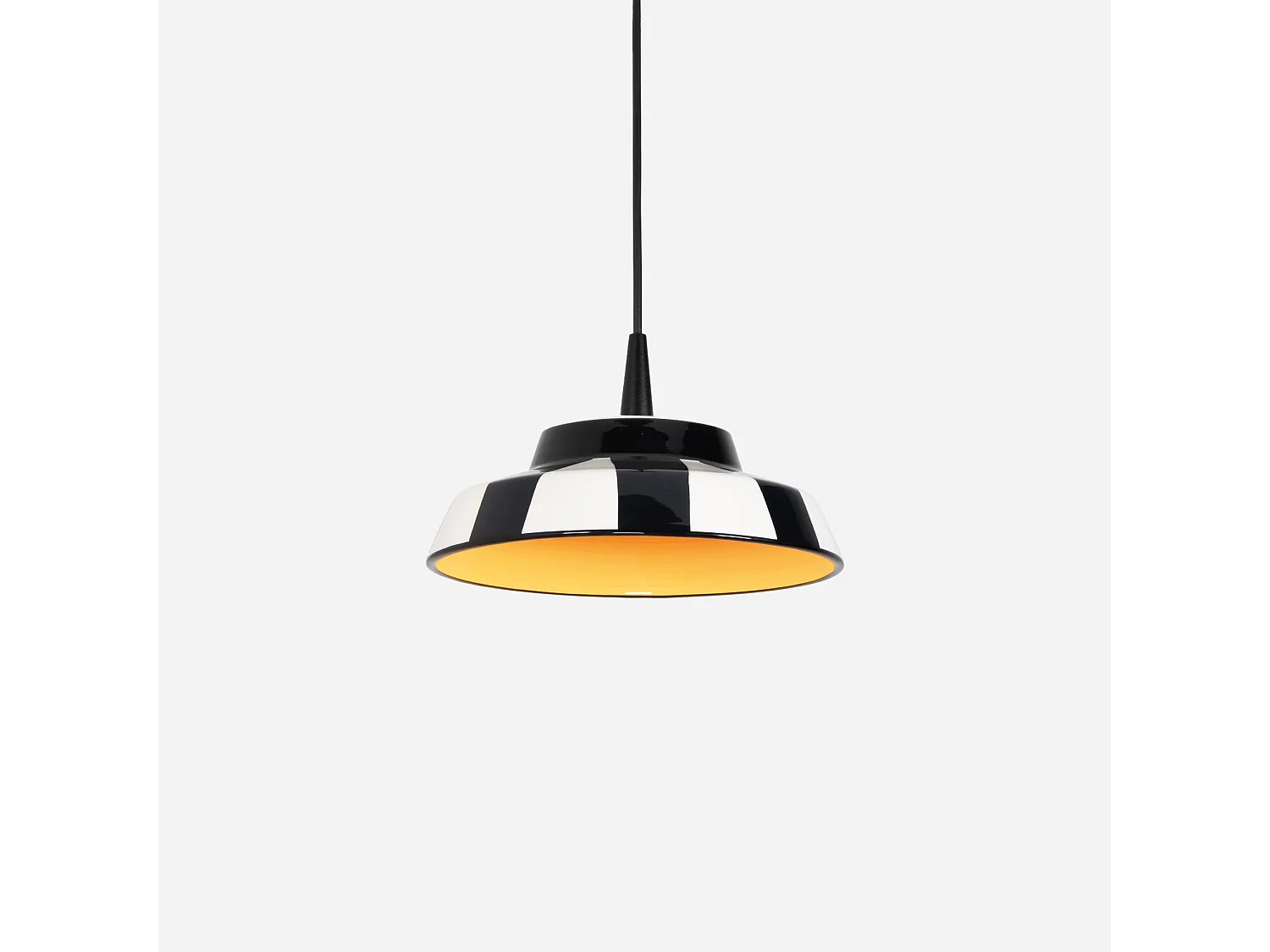 Circus keramische hanglamp, gemaakt in Italië, diameter 24 cm, LED 8W 2700K geel, voor een elegant en modern interieur.