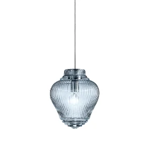 Clyde handgemaakte hanglamp van blauw geblazen glas met rigadin afwerking, grijze metalen structuur, diameter 23 cm, hoogte 315 cm Clyde handgemaakte hanglamp van blauw geblazen glas met rigadin afwerking, grijze metalen structuur, diameter 23 cm, hoogte 315 cm